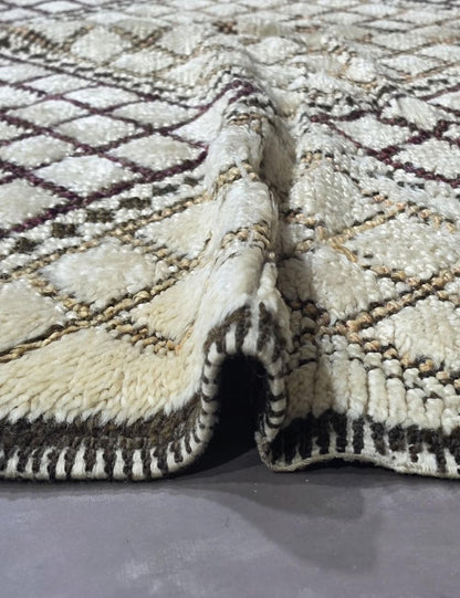 Ivory Moroccan Beni Rug 10.5 x 5.9 ft / 320 x 180 cm