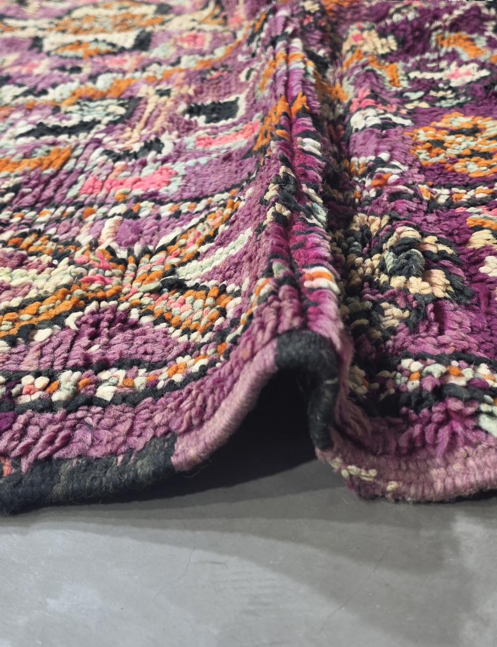 Moroccan Vintage Area Rug 9.5 x 5.9 ft / 290 x 181 cm