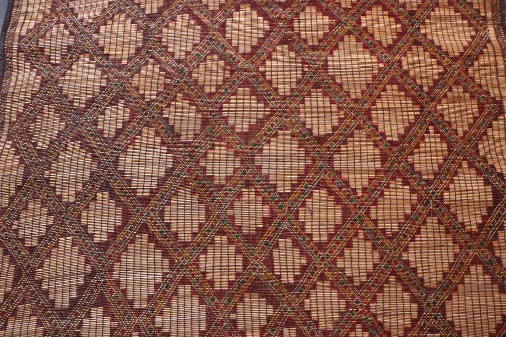 Tuareg Mat 3.1 x 4.7 ft / 119 x 139 cm - Surcoma