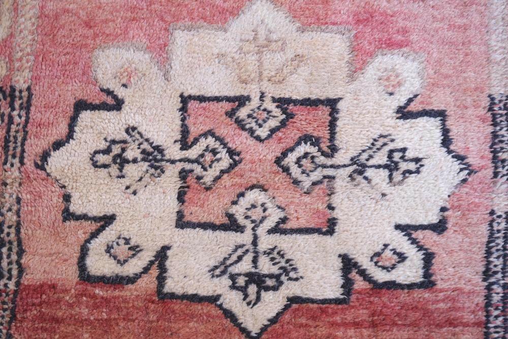 Moroccan Zemmour Wool Rug 6.2 x 4.3 ft / 190 x 131 cm - Surcoma
