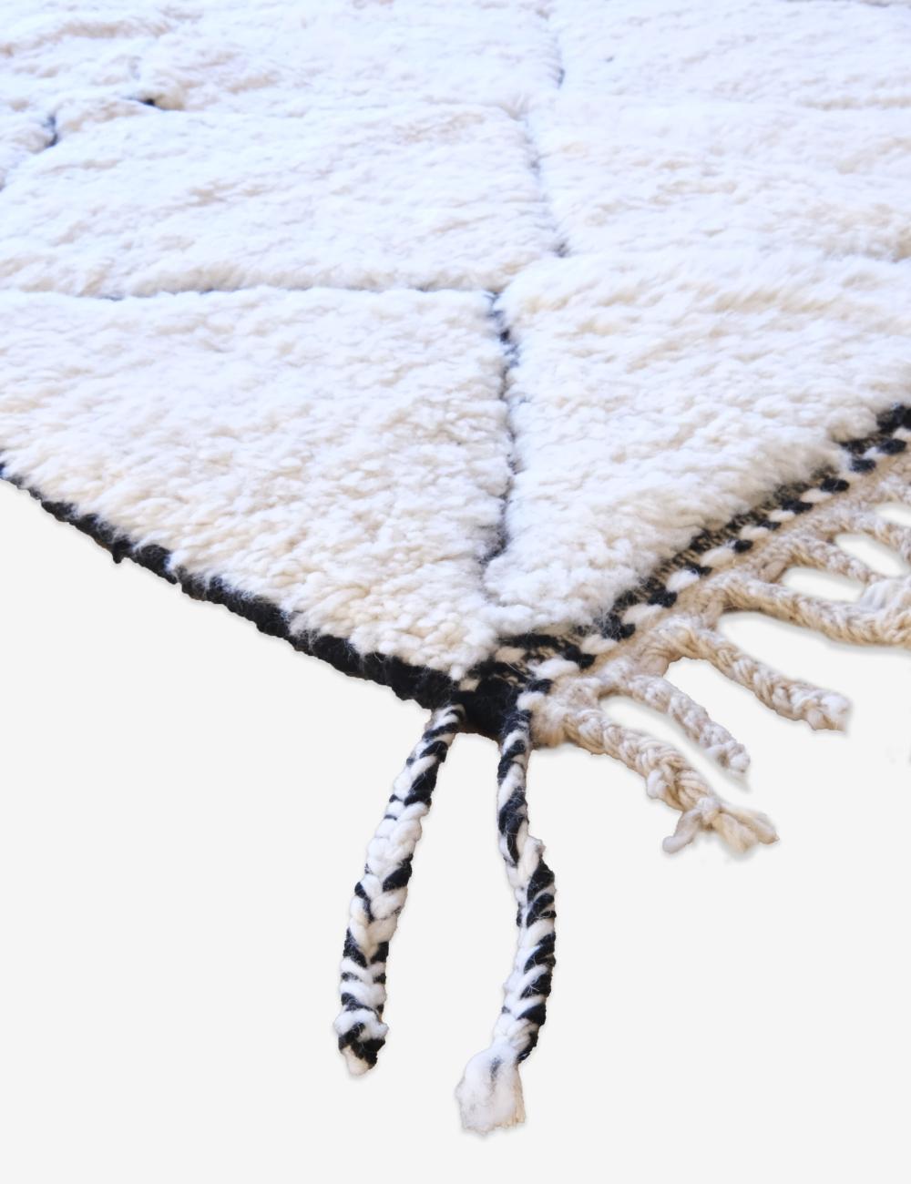 Handwoven Wool with Timeless Diamond Lattice Design