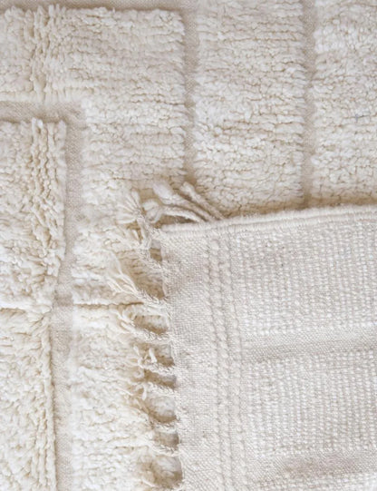 White Morocan Rug 9.5 x 6.5 ft / 291 x 198 cm - Surcoma