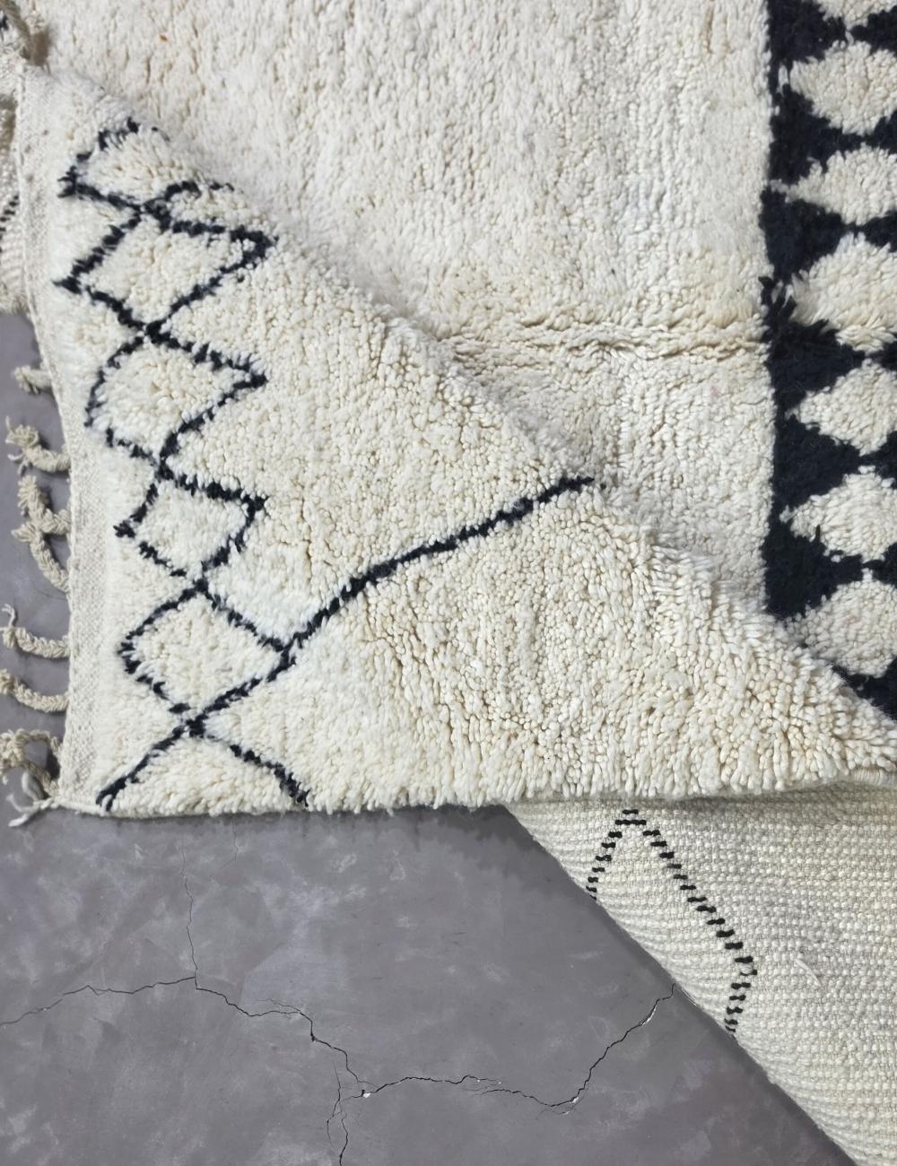 Black and Ivory Moroccan Rug 9 x 6.3 ft / 275 x 193 cm