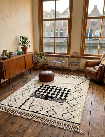 Black and Ivory Moroccan Rug 9 x 6.3 ft / 275 x 193 cm