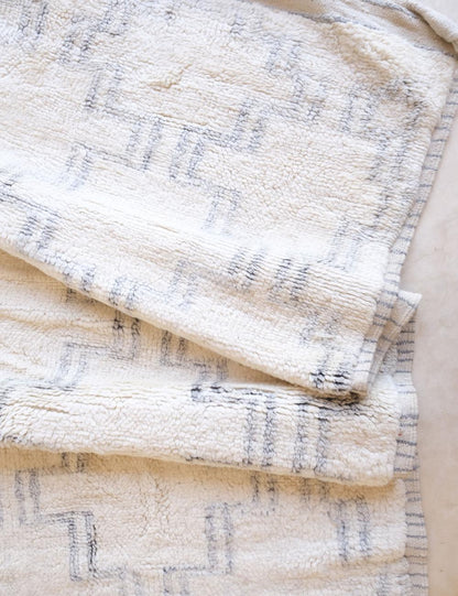 White Moroccan Mrirt Rug 10 x 6.8 ft / 304 x 209 cm - Surcoma
