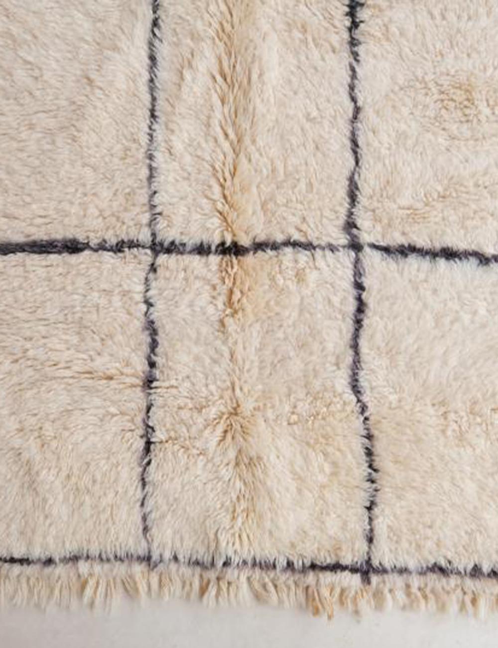 Grid Pattern Moroccan Rug 8.3 x 5.7 ft / 254 x 174 cm