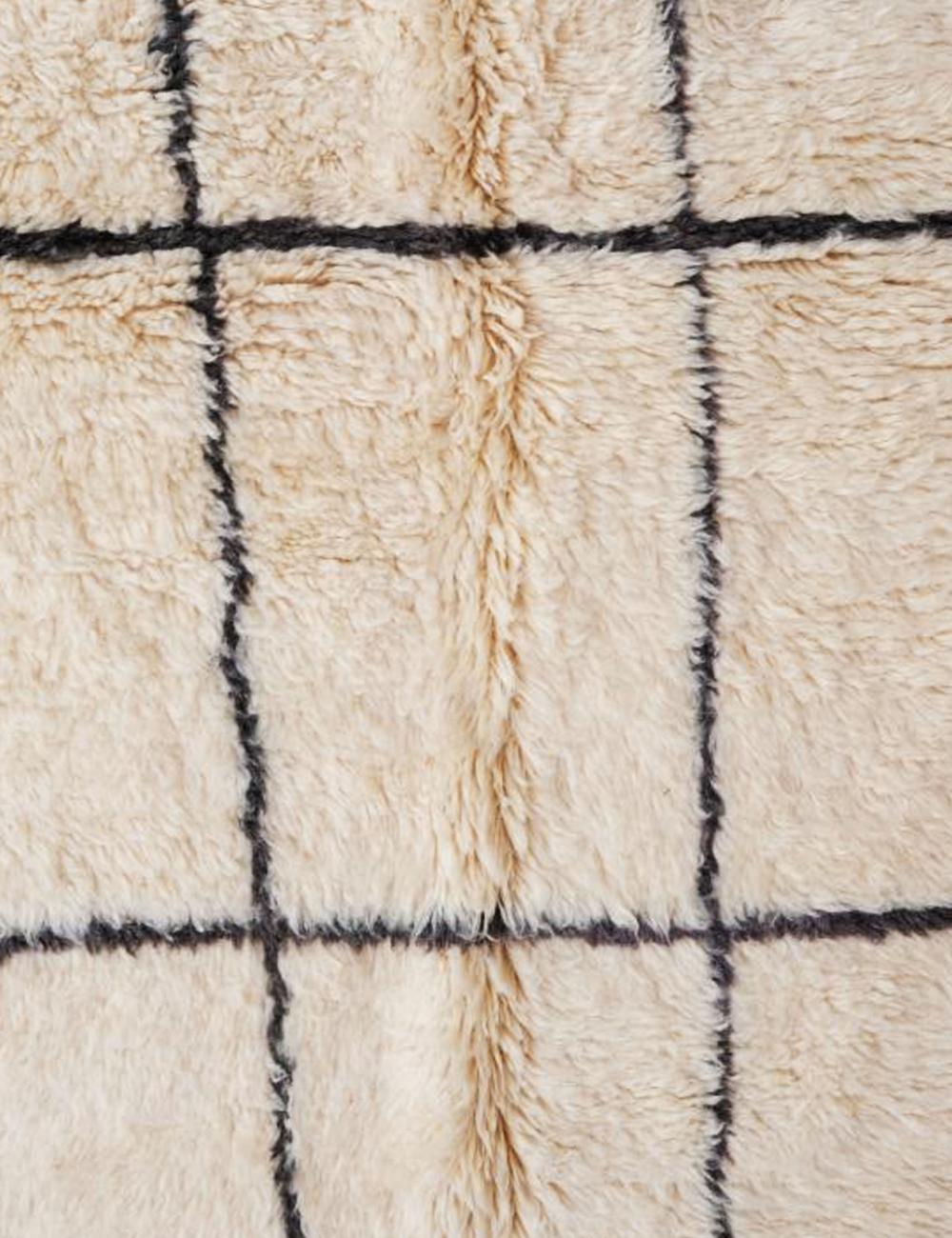 Grid Pattern Moroccan Rug 8.3 x 5.7 ft / 254 x 174 cm