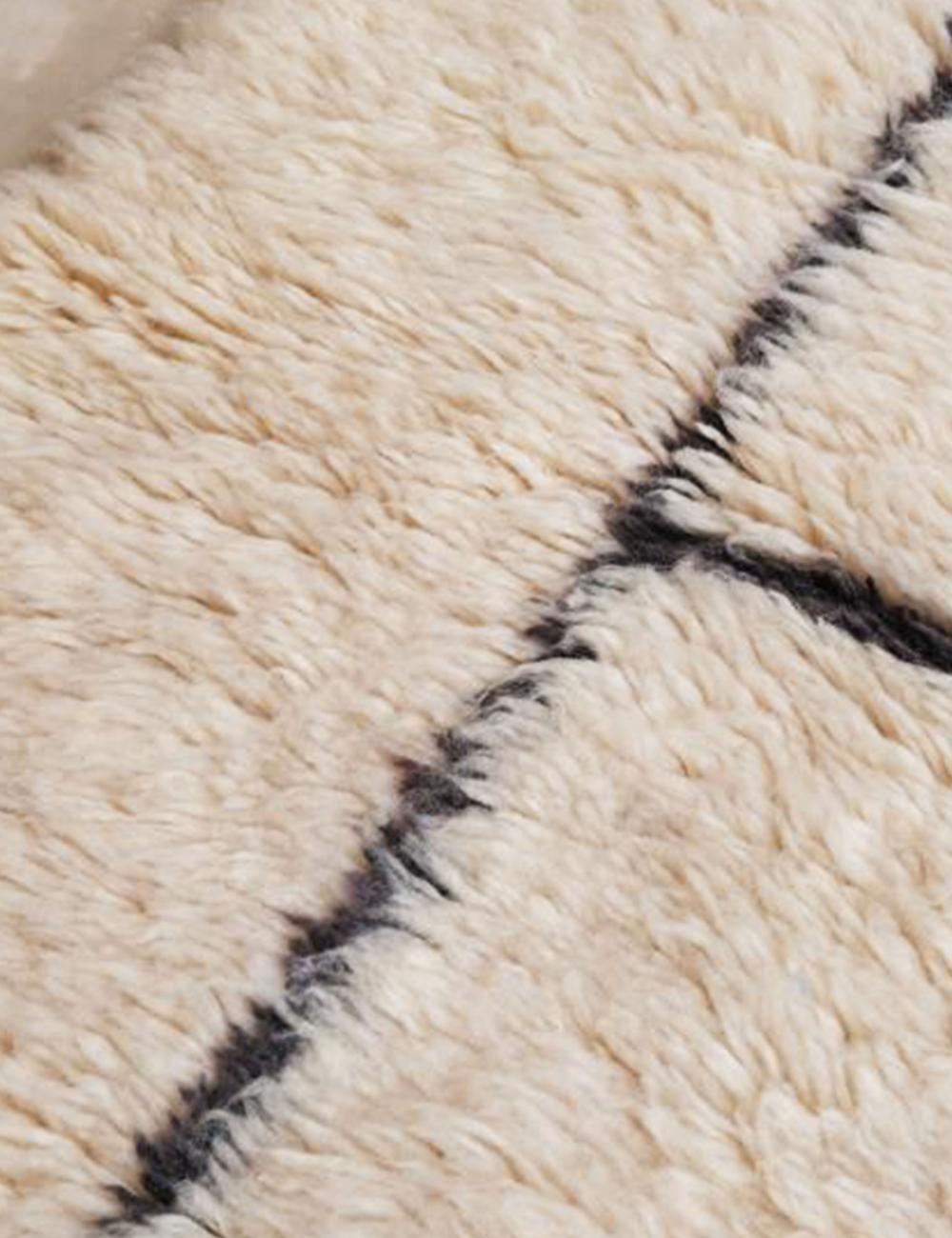 Grid Pattern Moroccan Rug 8.3 x 5.7 ft / 254 x 174 cm