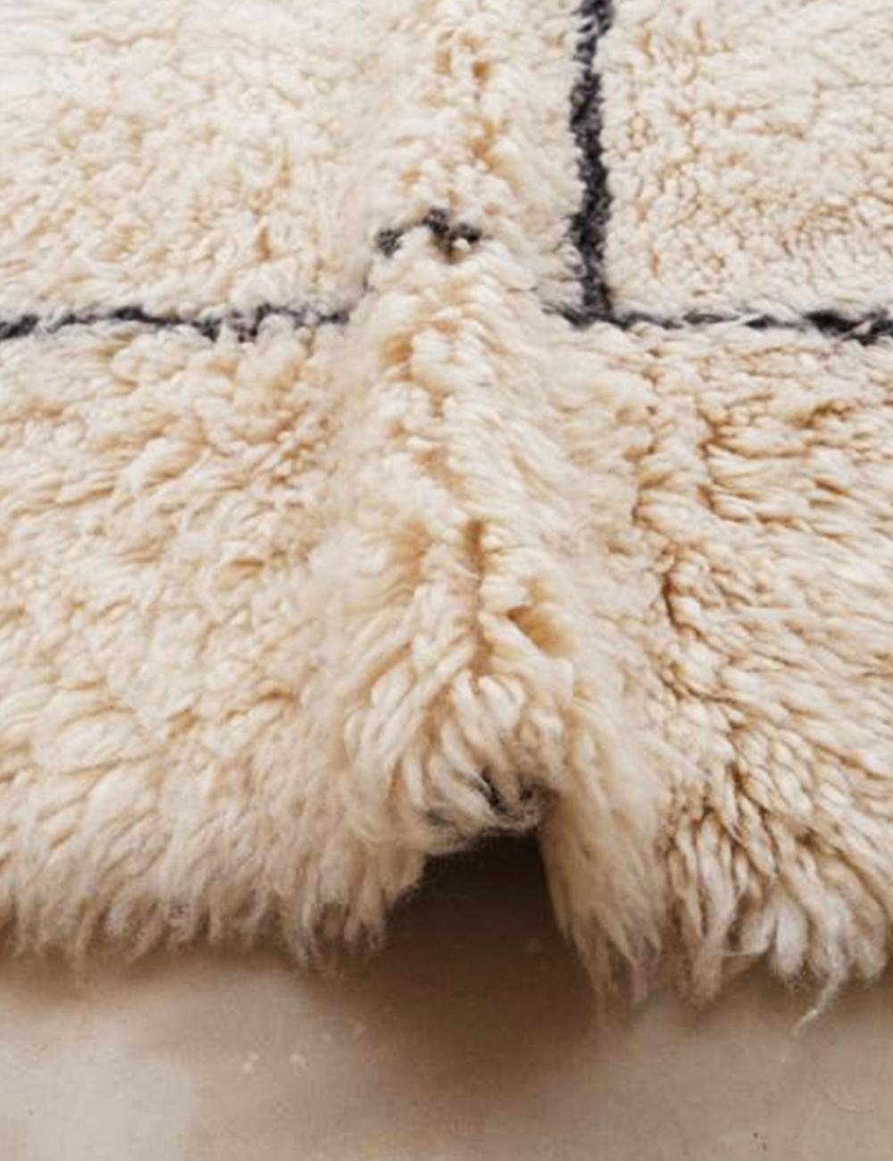 Grid Pattern Moroccan Rug 8.3 x 5.7 ft / 254 x 174 cm