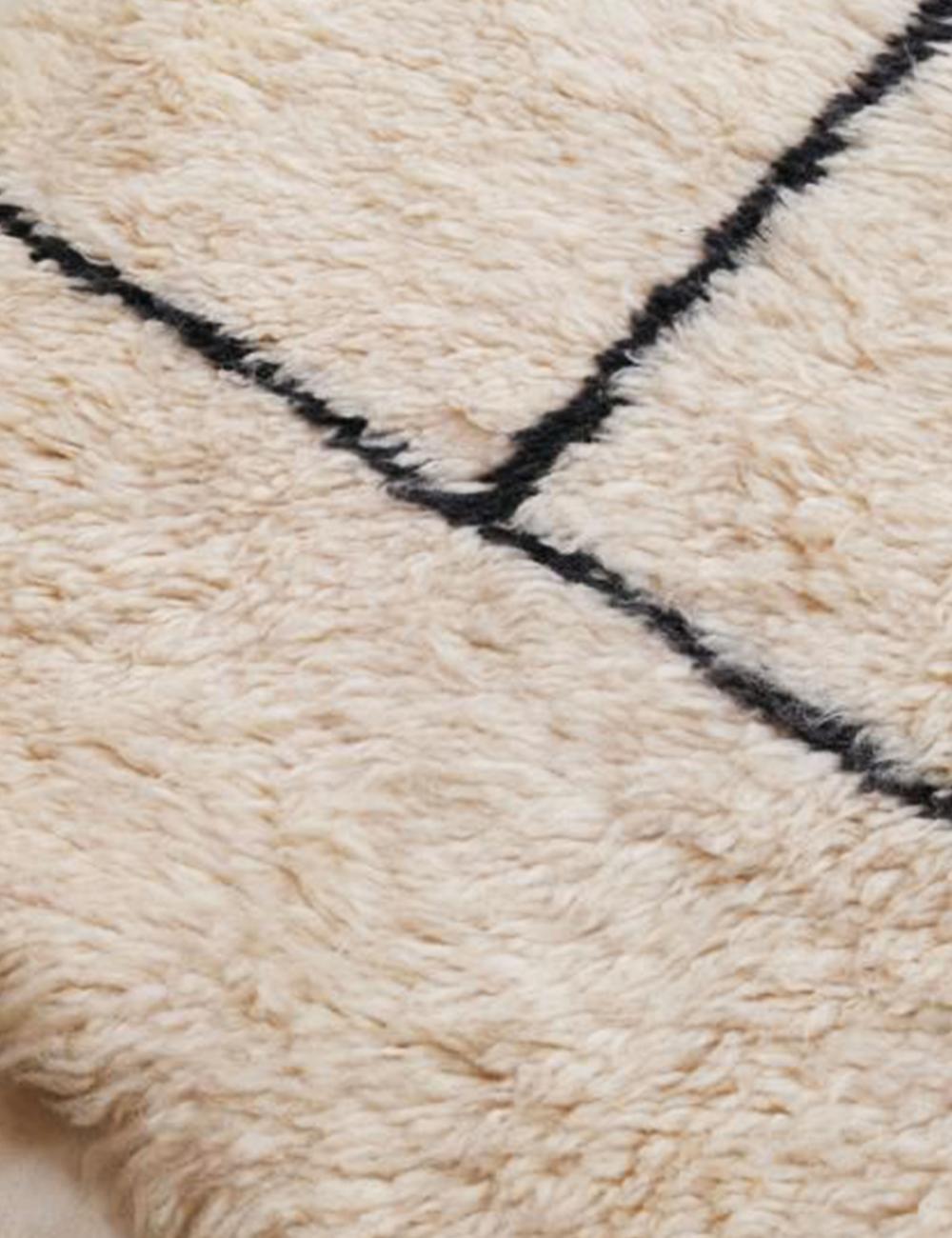 Grid Pattern Moroccan Rug 8.3 x 5.7 ft / 254 x 174 cm