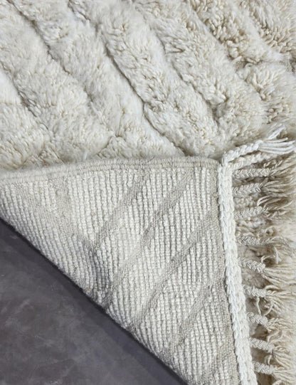 White Moroccan Runner Rug 6.3 x 2.3 ft / 191 x 70 cm
