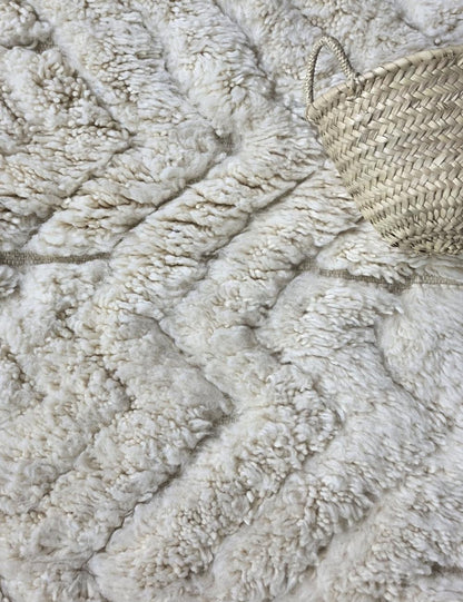 White Moroccan Runner Rug 6.3 x 2.3 ft / 191 x 70 cm