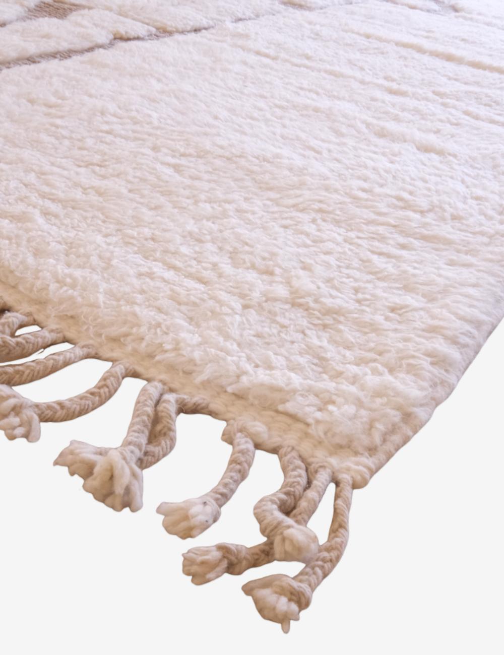White Moroccan Rug 9.8 x 6.7 ft / 300 x 206 cm