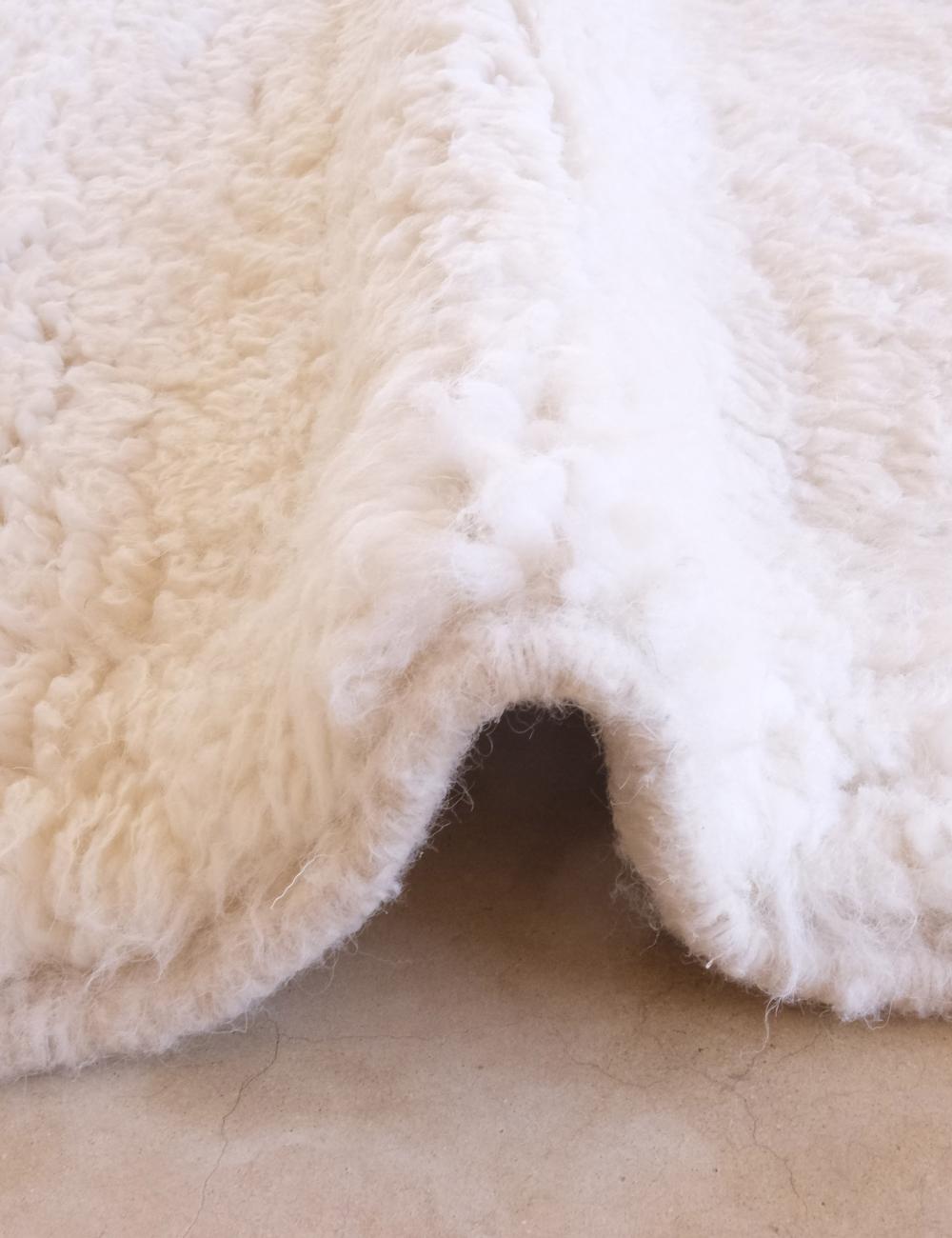 White Moroccan Rug 9.8 x 6.7 ft / 300 x 206 cm