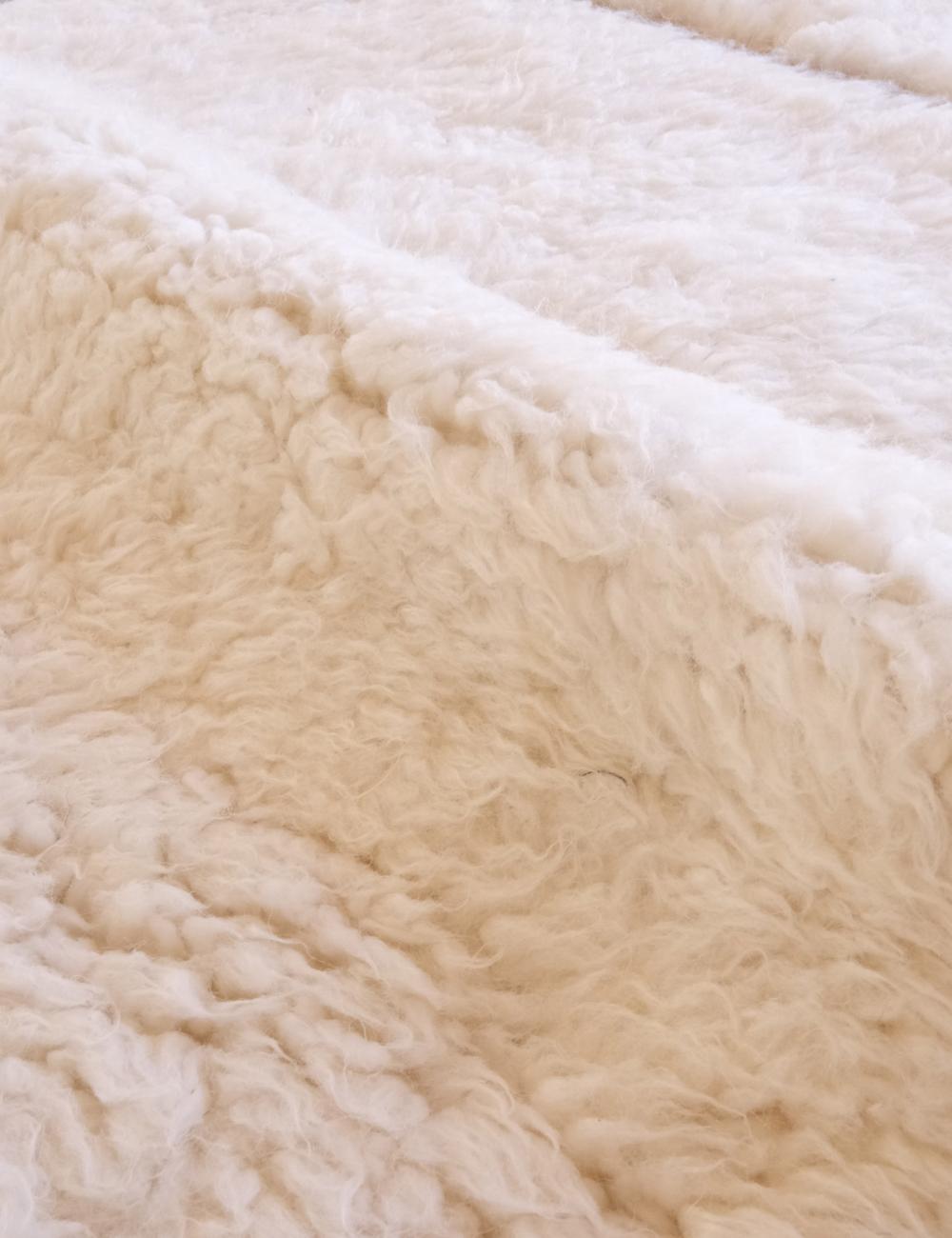 White Moroccan Rug 9.8 x 6.7 ft / 300 x 206 cm