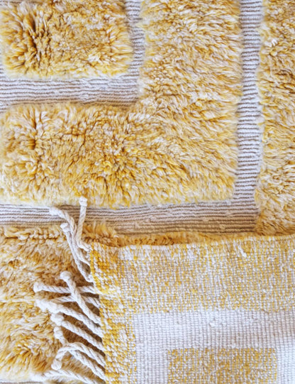 Luxurious Beni Mrirt Rug 8.2 x 5.1 ft / 249 x 157 cm